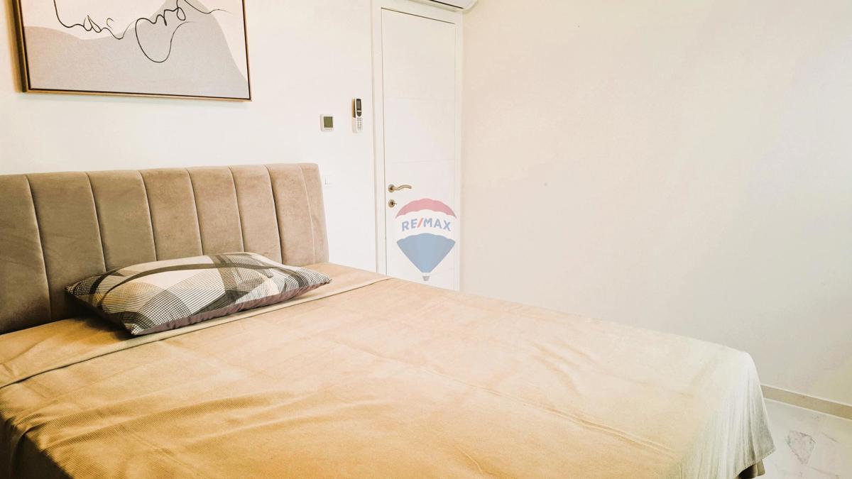 Appartamento a Novigrad con terrazza sul tetto e vista mare