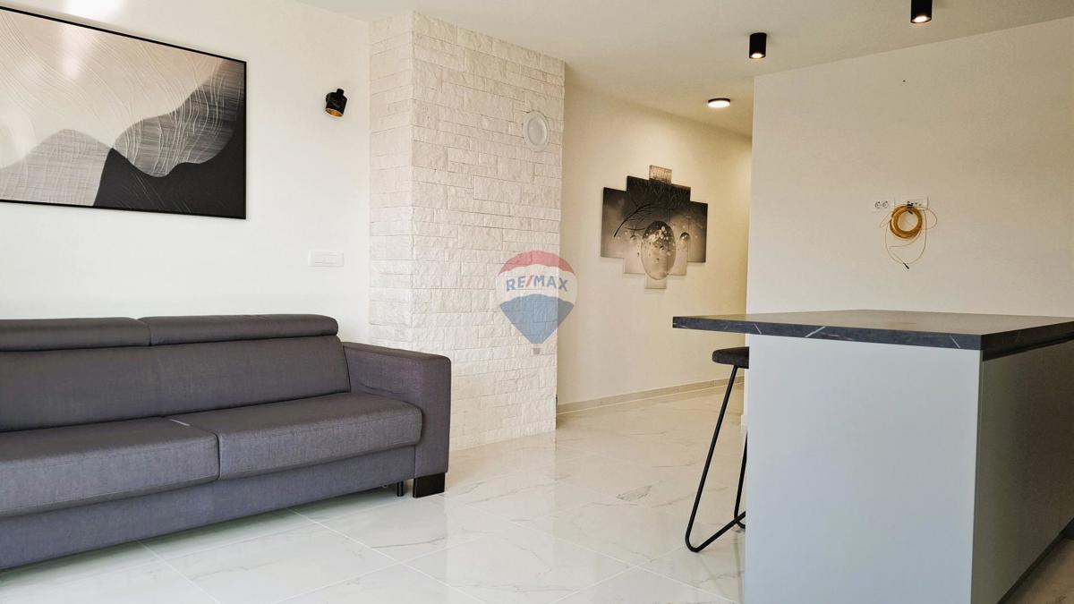 Appartamento a Novigrad con terrazza sul tetto e vista mare