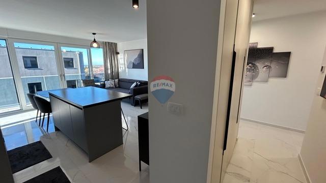 Appartamento a Novigrad con terrazza sul tetto e vista mare