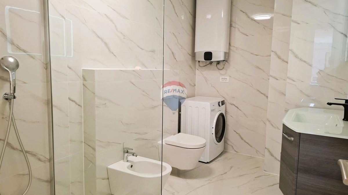 Appartamento a Novigrad con terrazza sul tetto e vista mare