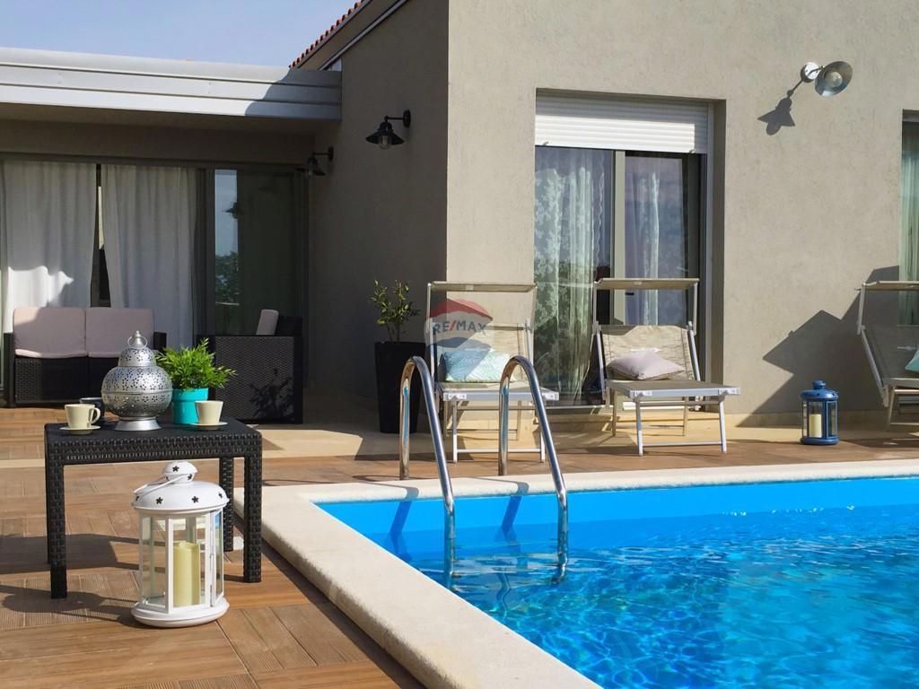Istria - Elegante villa con piscina vicino a Parenzo