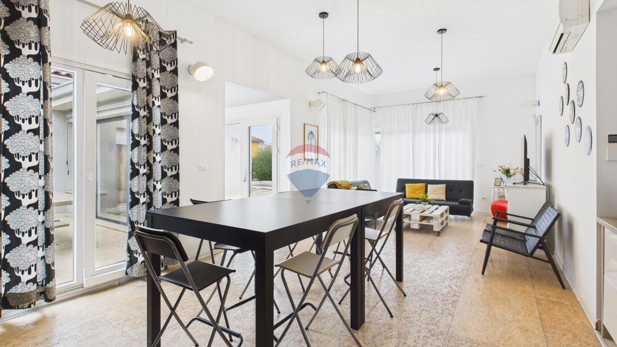 Istria - Elegante villa con piscina vicino a Parenzo