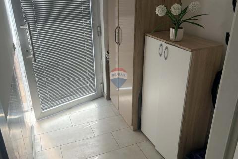 Attività commerciale Buzet, 56m2