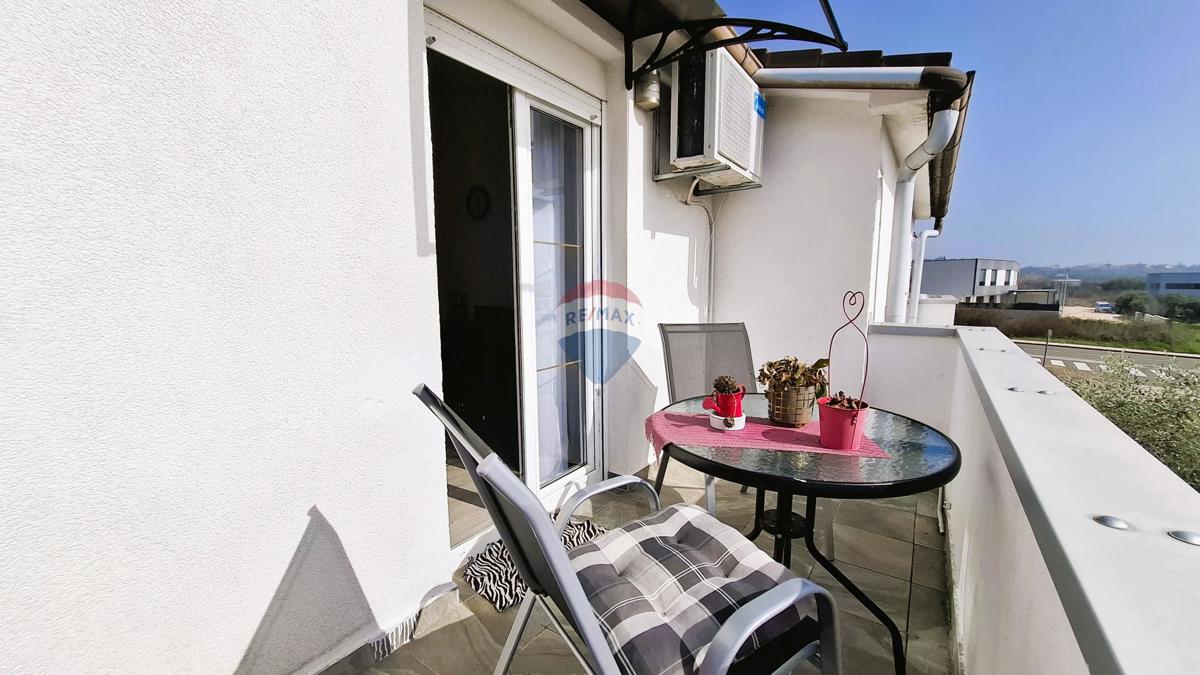 Novigrad, Appartamento bilocale con terrazza e vista mare, 34,48 m²