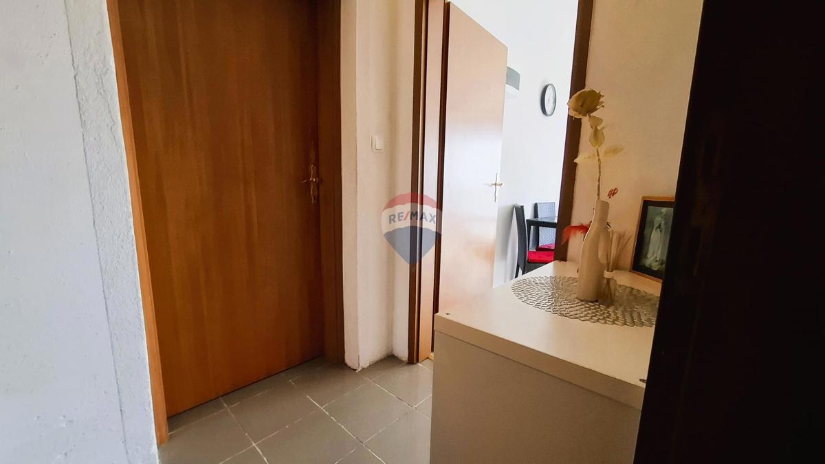 Novigrad, Appartamento bilocale con terrazza e vista mare, 34,48 m²