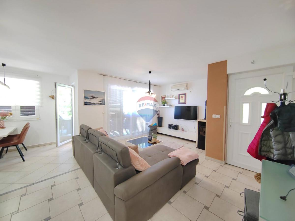 Appartamento Pinezići, Krk, 73m2