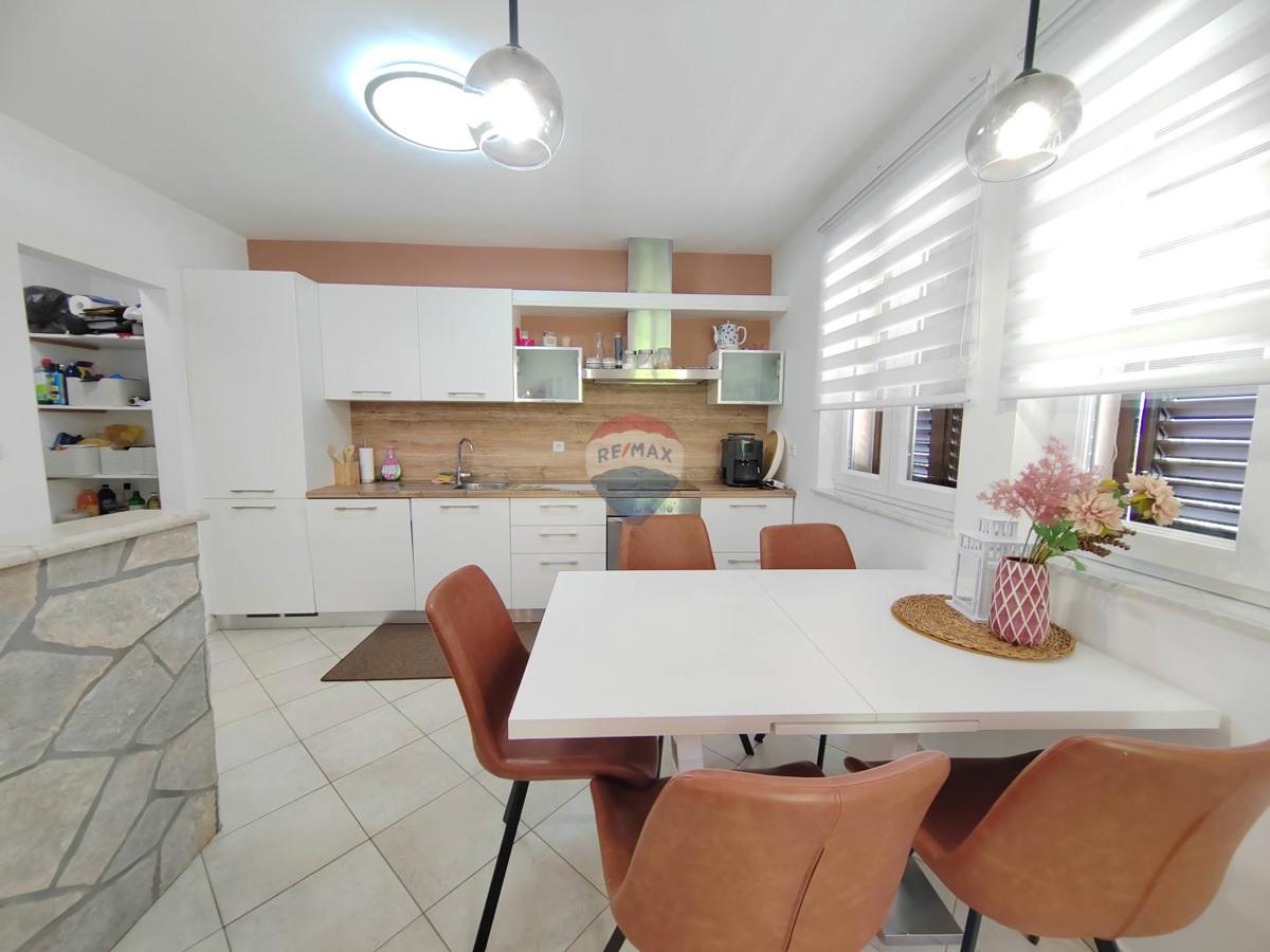 Appartamento Pinezići, Krk, 73m2