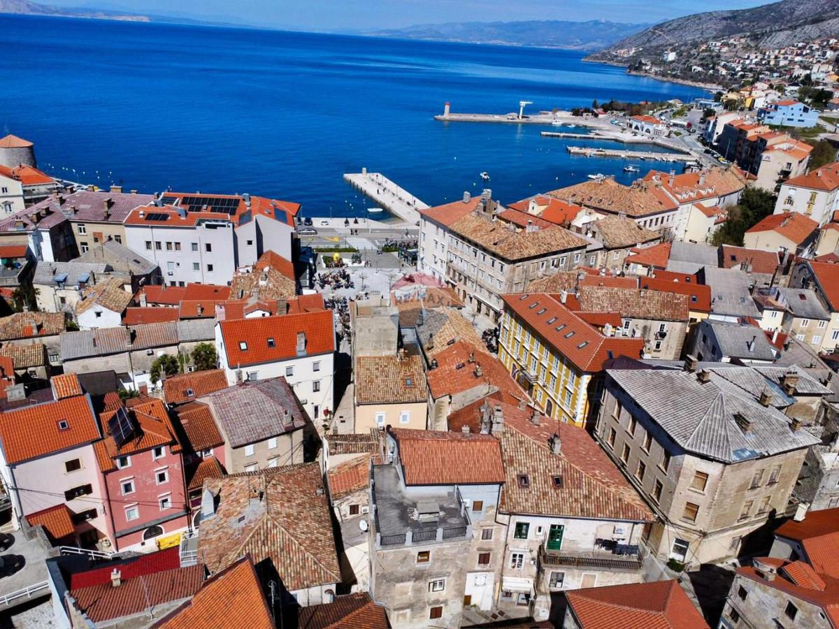 Senj, centro – appartamento su due livelli nel pieno centro della città