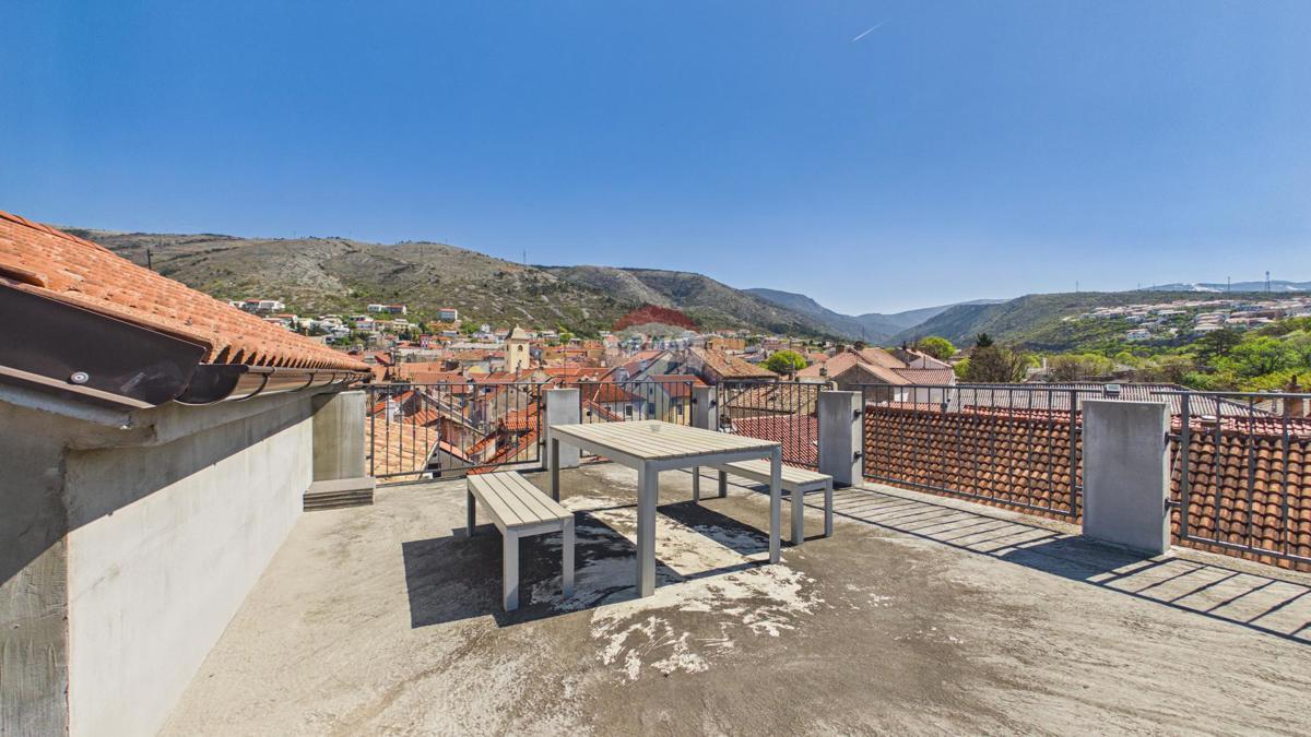 Senj, centro – appartamento su due livelli nel pieno centro della città