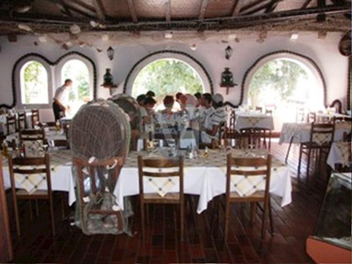 Mali Lošinj, Restaurant with apartment in the center in a TOP LOCATION!