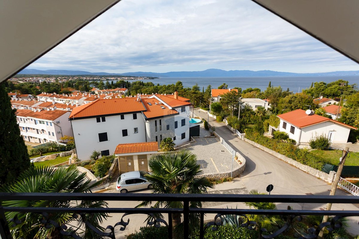 Malinska, Island Krk, beautiful villa only 100m from the sea and the beach!