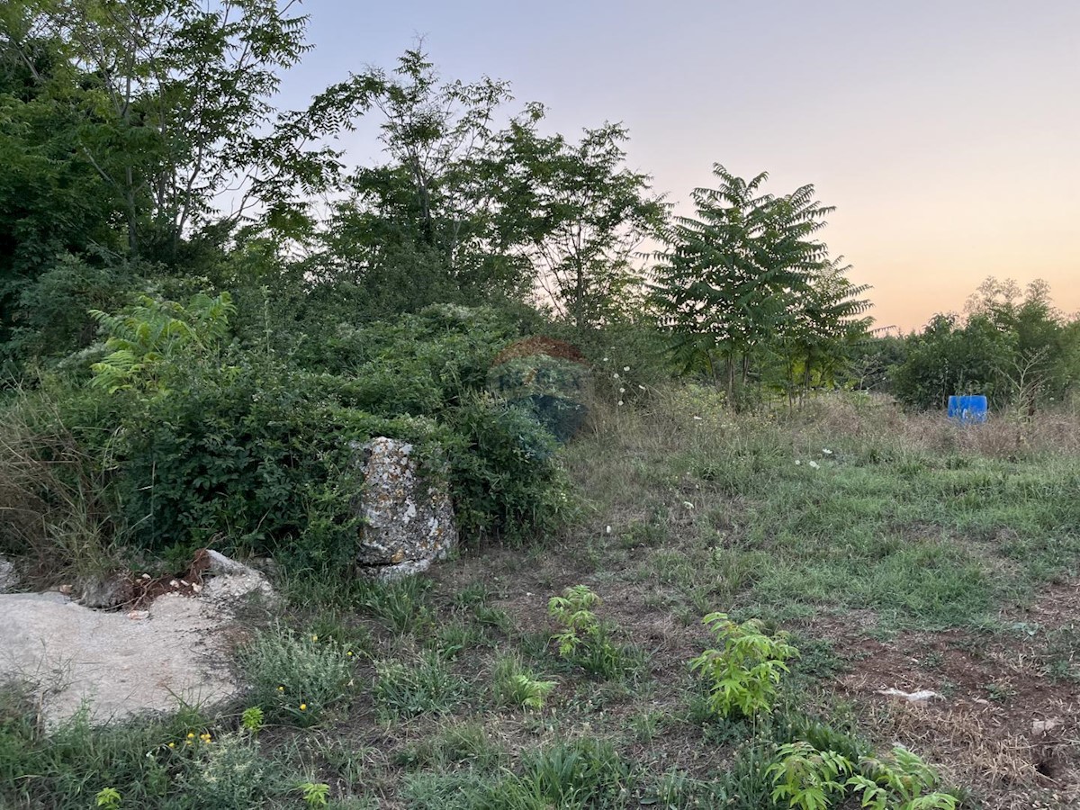 Terreno edificabile Filipana, Marčana, 2.654m2