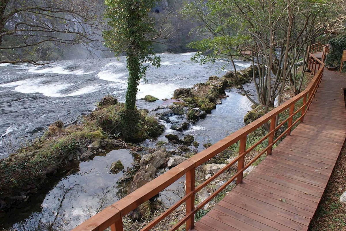 Casa Nebljusi, Donji Lapac, 238m2