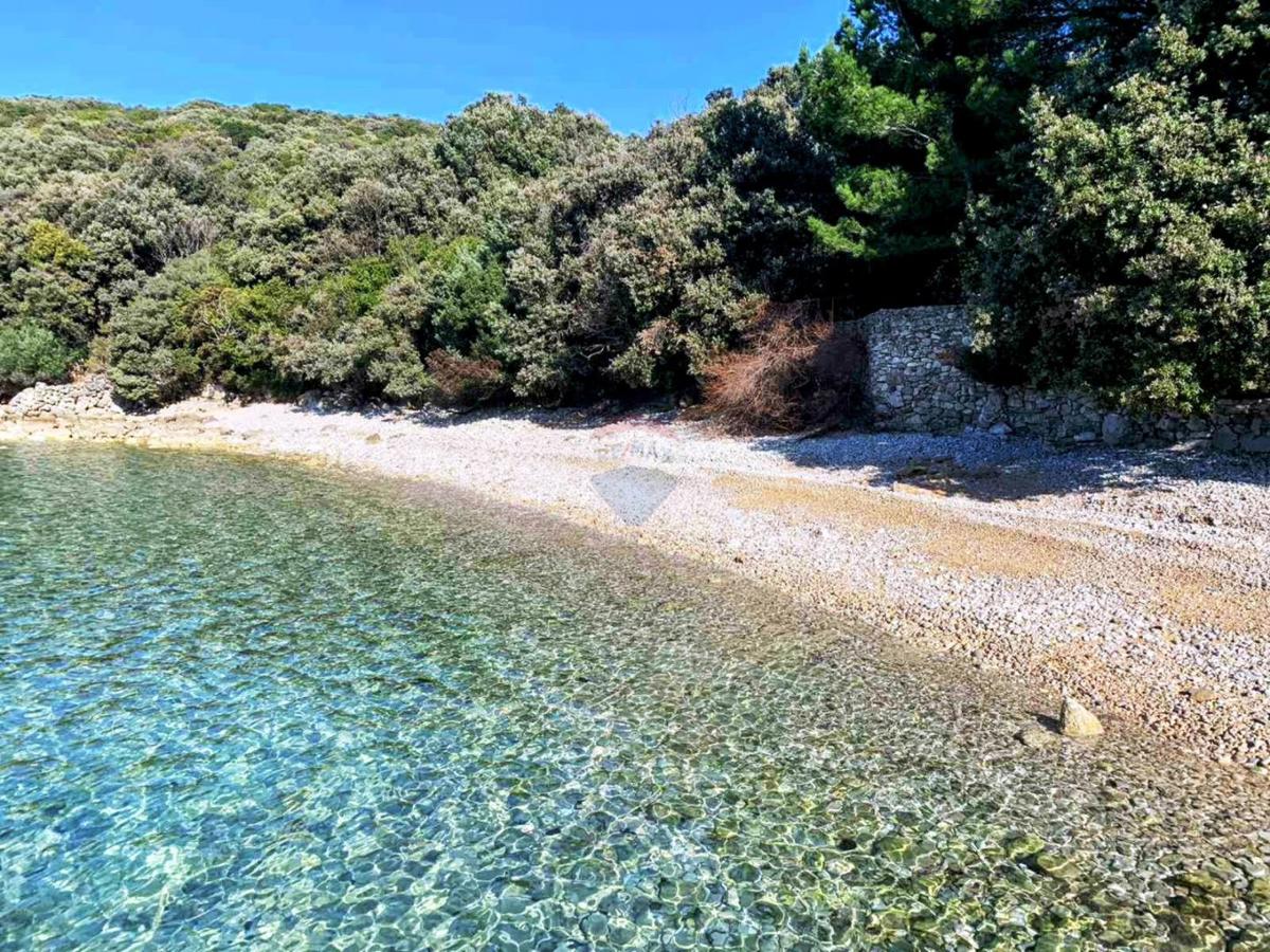 Terreno non edificabile Ustrine, Mali Lošinj, 1.744m2