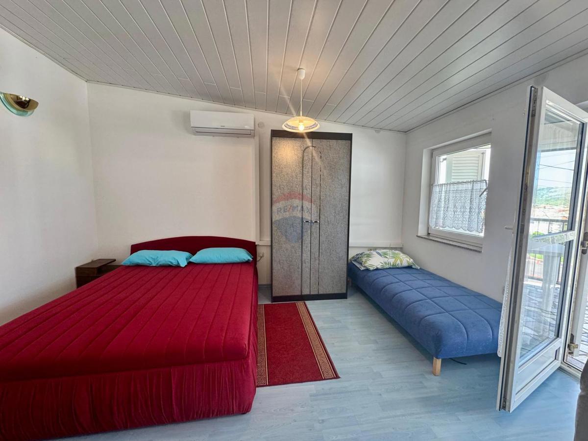 Novi Vinodolski – casa con 4 appartamenti