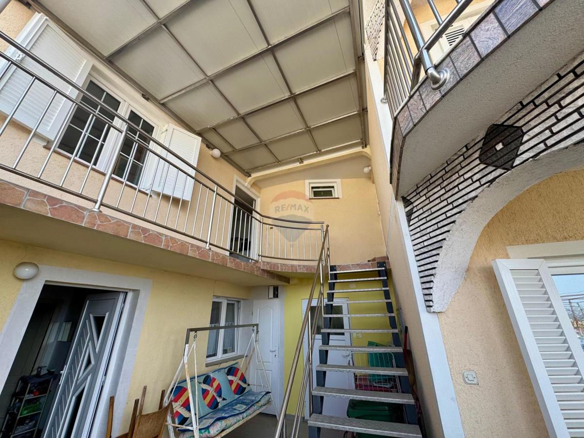 Novi Vinodolski – casa con 4 appartamenti