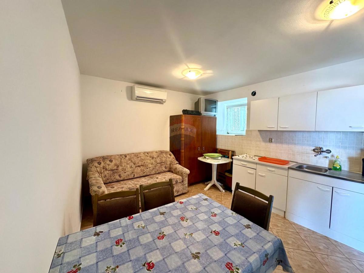 Novi Vinodolski – casa con 4 appartamenti