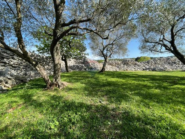Terreno non edificabile Krk, 2.087m2