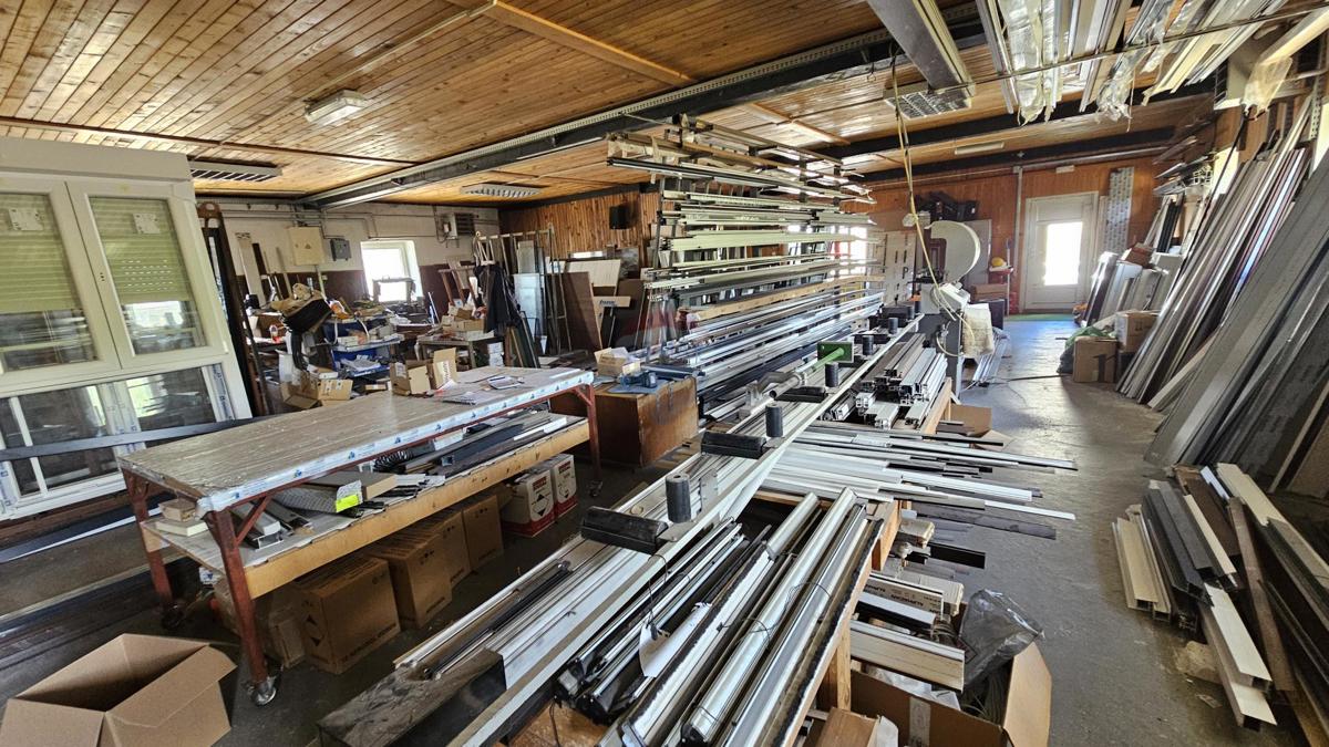 Attività commerciale Delnice, 1.000m2