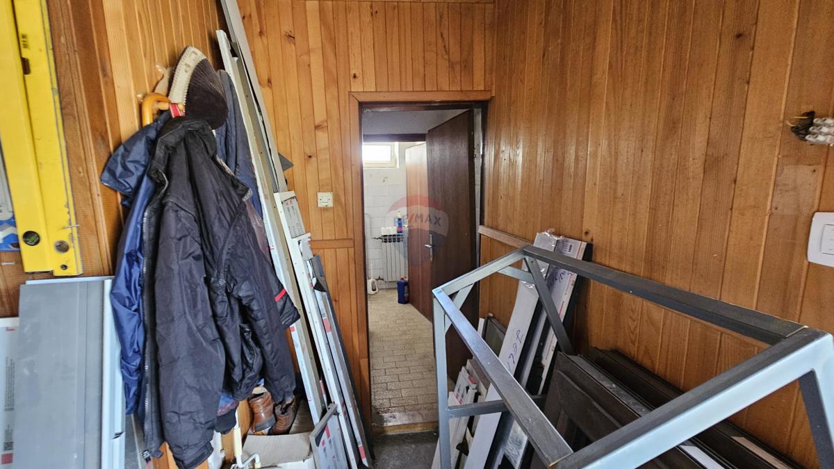 Attività commerciale Delnice, 1.000m2