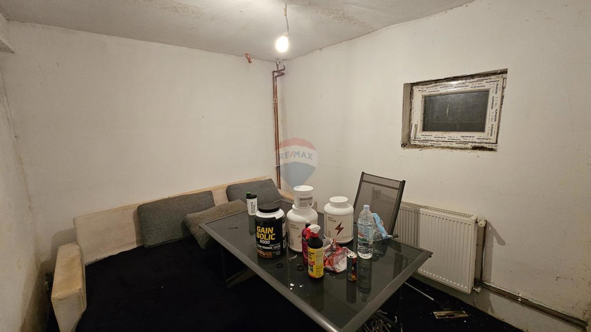 Attività commerciale Delnice, 1.000m2