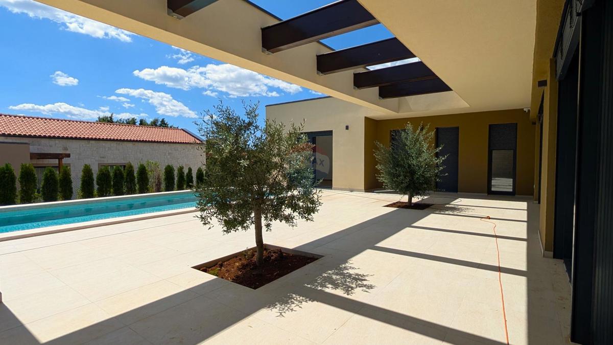 Casa Žminj, Moderna villa al piano terra con piscina a Žminj