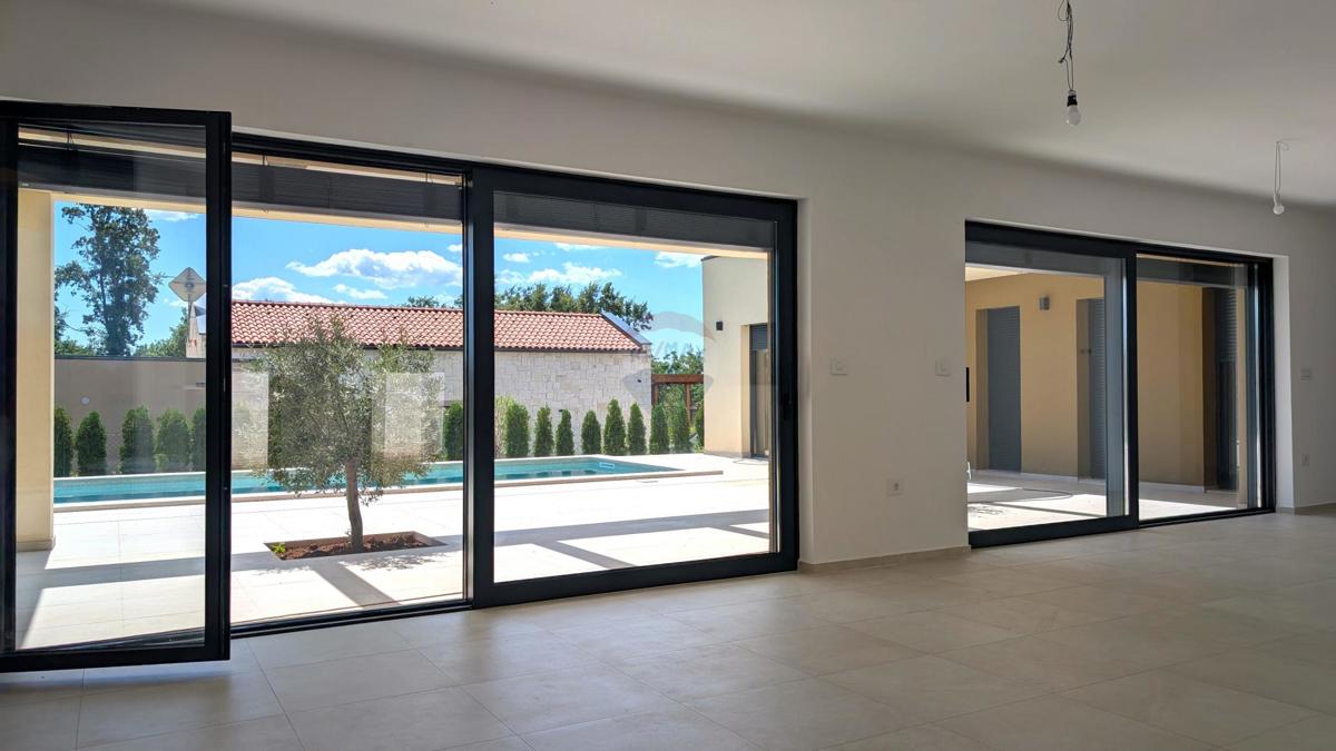 Casa Žminj, Moderna villa al piano terra con piscina a Žminj