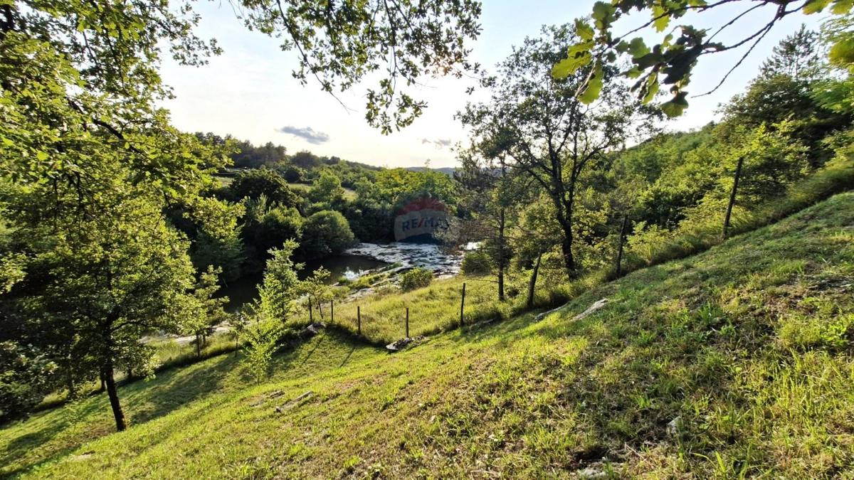 Pazin, Zarečje – Casa di 200 m² nella Natura, Verde e Vista sul Fiume