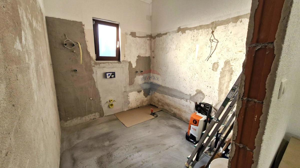 Pazin, Zarečje – Casa di 200 m² nella Natura, Verde e Vista sul Fiume