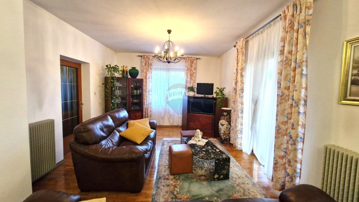 Pazin, Zarečje – Casa di 200 m² nella Natura, Verde e Vista sul Fiume