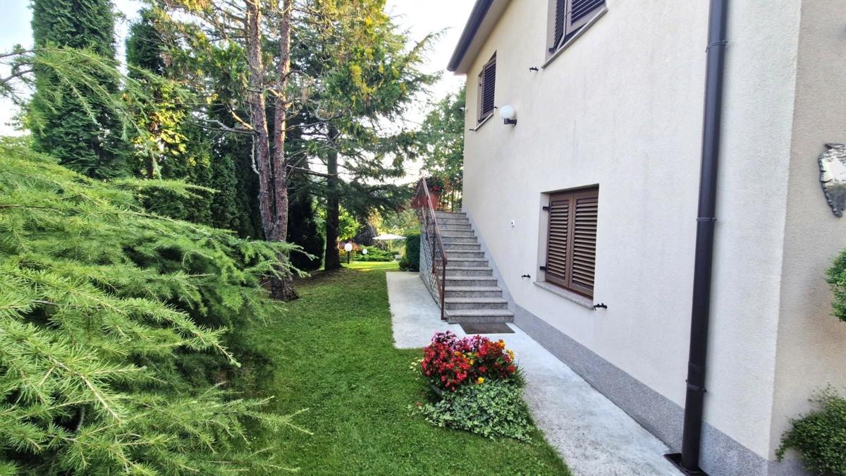 Pazin, Zarečje – Casa di 200 m² nella Natura, Verde e Vista sul Fiume