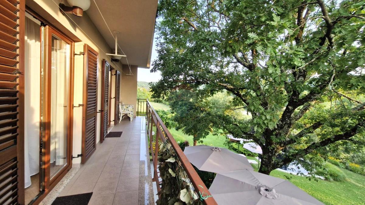 Pazin, Zarečje – Casa di 200 m² nella Natura, Verde e Vista sul Fiume