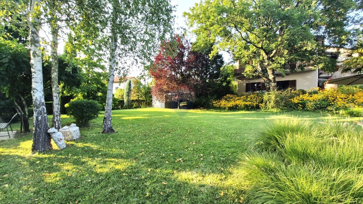 Pazin, Zarečje – Casa di 200 m² nella Natura, Verde e Vista sul Fiume