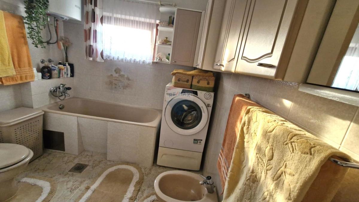Pazin, Zarečje – Casa di 200 m² nella Natura, Verde e Vista sul Fiume