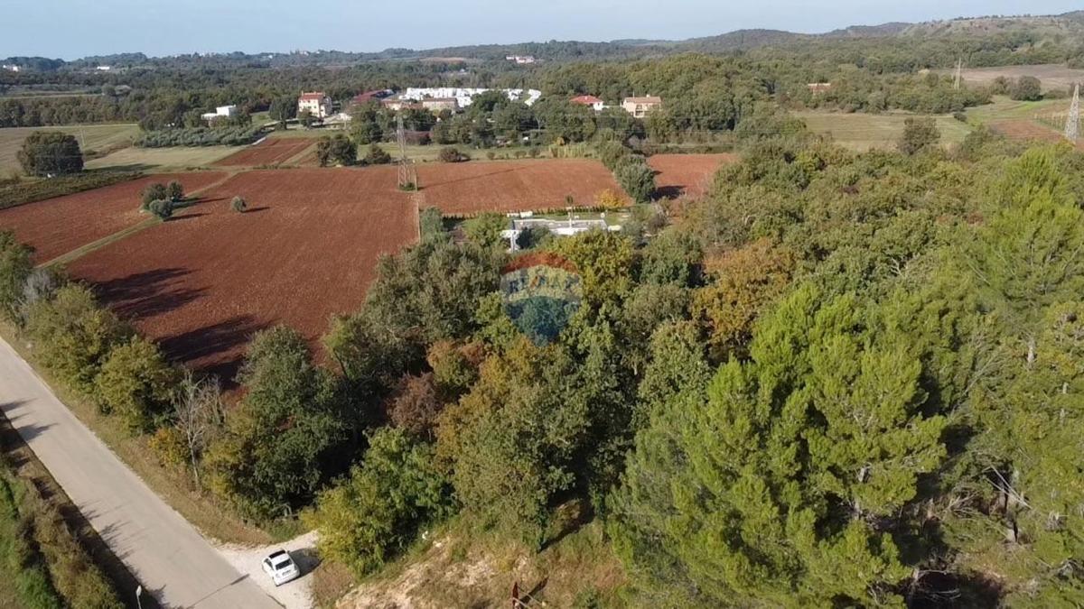 Terreno non edificabile Mugeba, Poreč, 1.290m2
