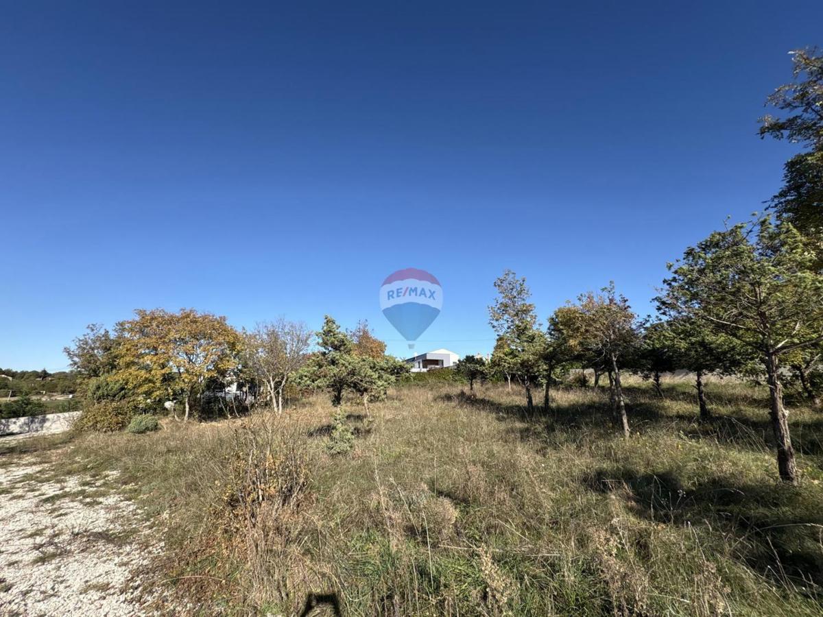 Istria, Barban Rebići – terreno edificabile con permesso valido, 1071 m2
