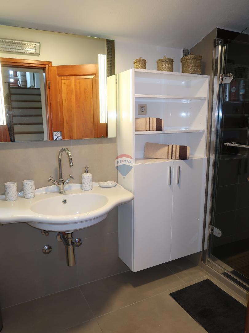 Casa Nedešćina, Sveta Nedelja, 350,88m2