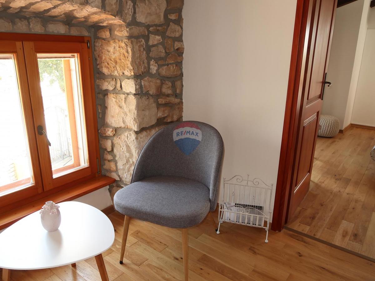 Casa Nedešćina, Sveta Nedelja, 350,88m2