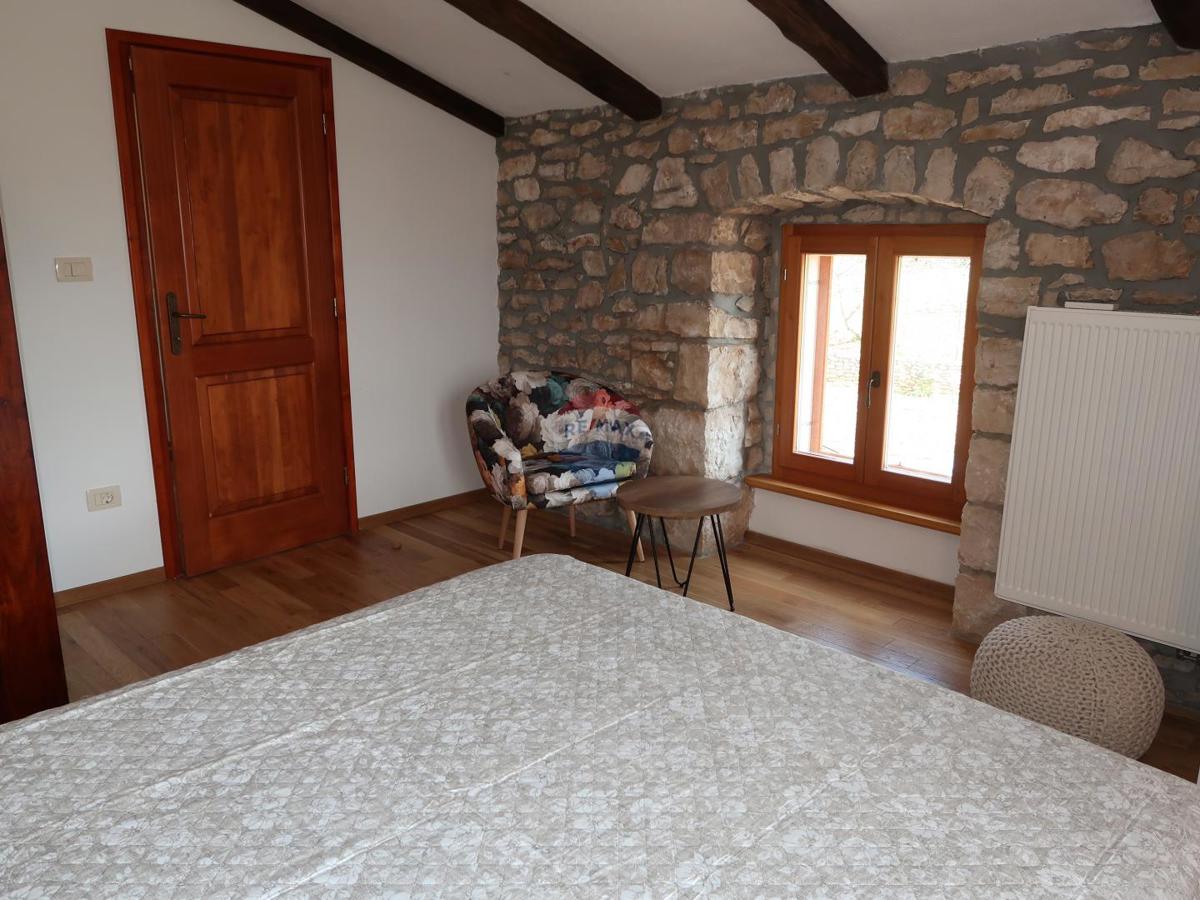 Casa Nedešćina, Sveta Nedelja, 350,88m2