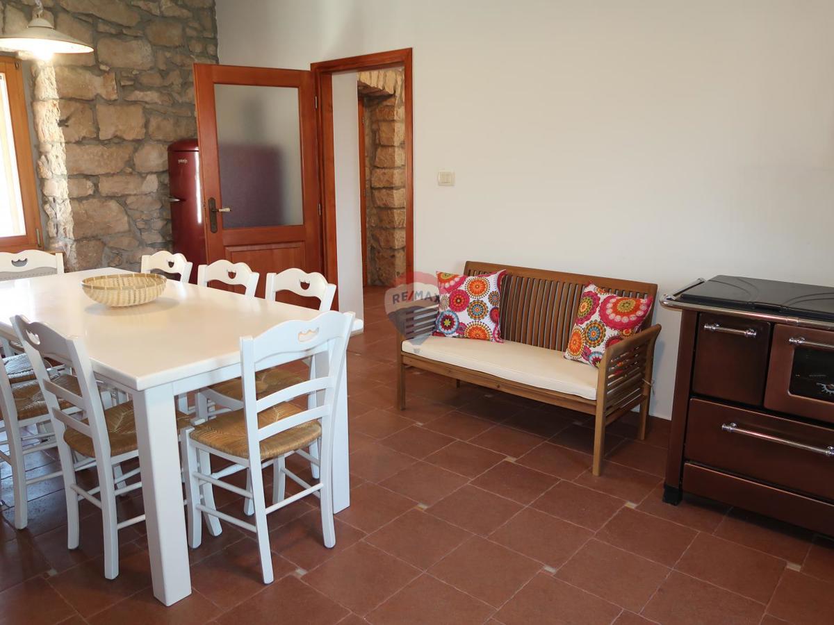 Casa Nedešćina, Sveta Nedelja, 350,88m2