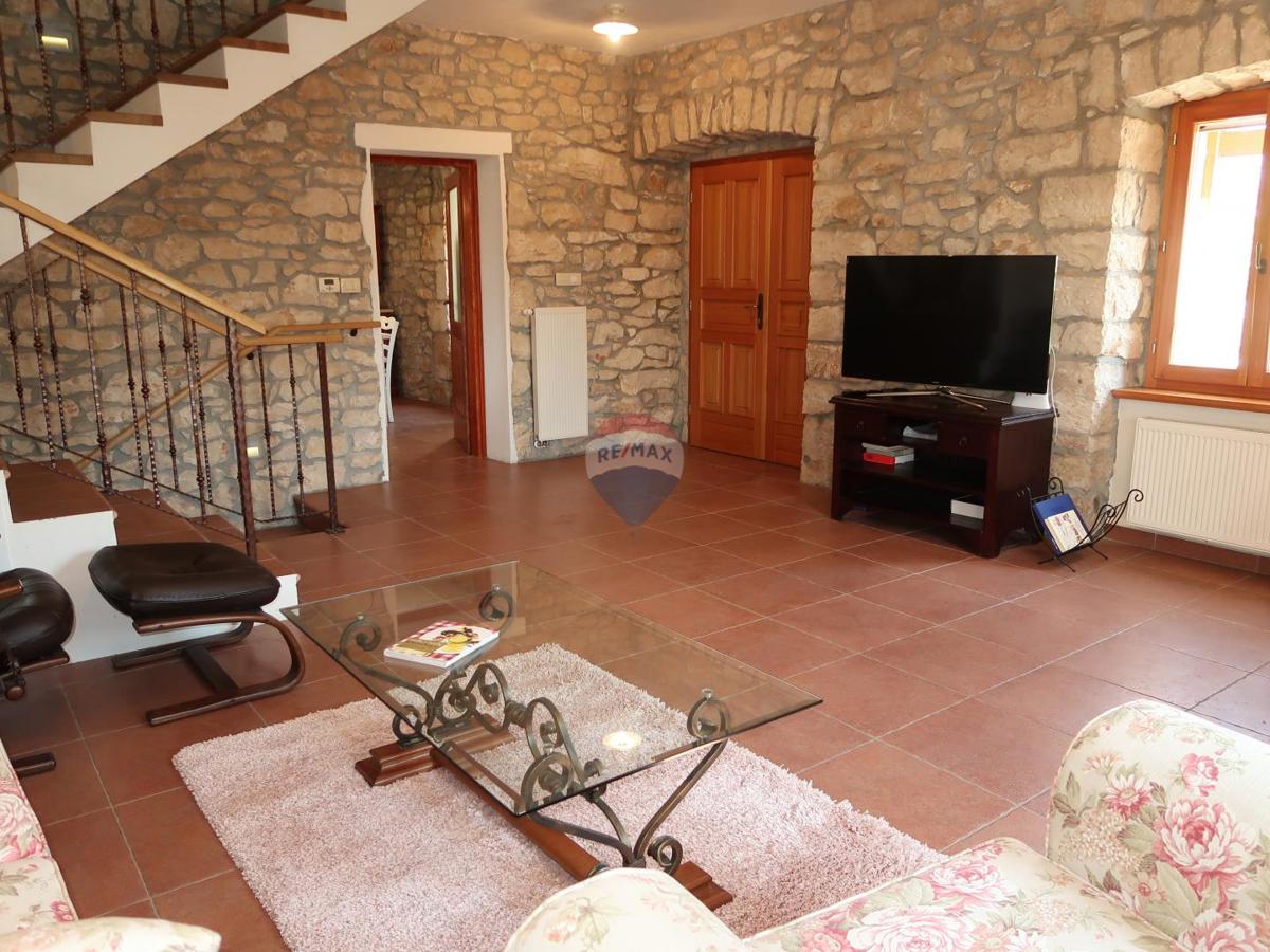 Casa Nedešćina, Sveta Nedelja, 350,88m2