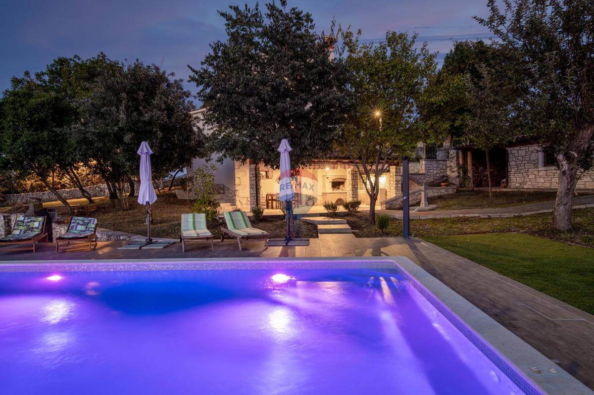 Casa Nedešćina, Sveta Nedelja, 350,88m2