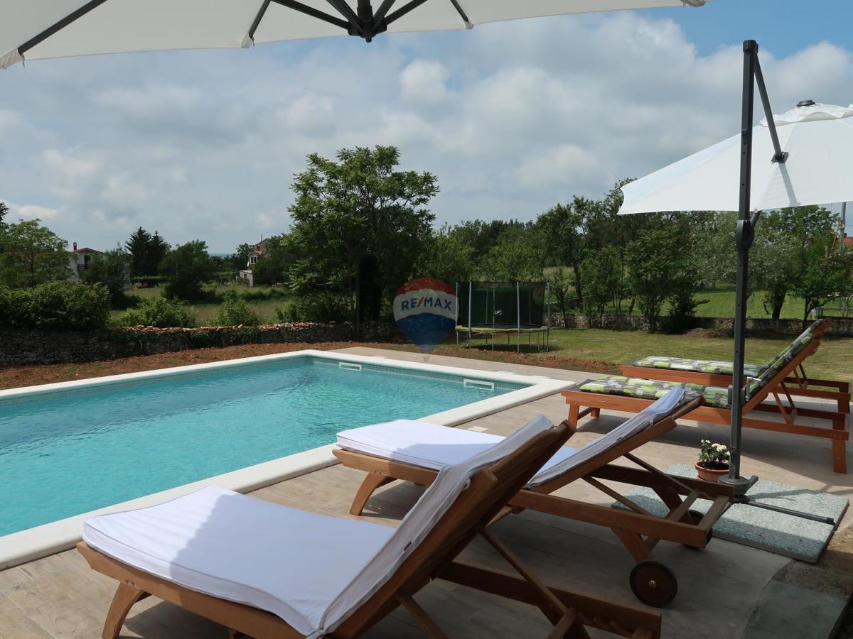 Casa Nedešćina, Sveta Nedelja, 350,88m2