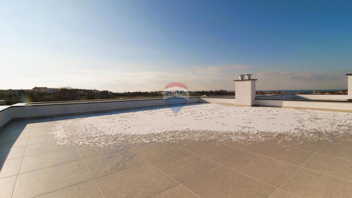 Appartamento 2 camere con terrazza e vista mare – Novigrad