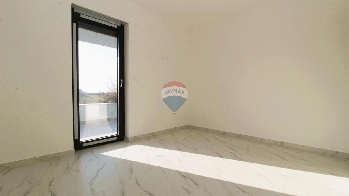 Appartamento 2 camere con terrazza e vista mare – Novigrad