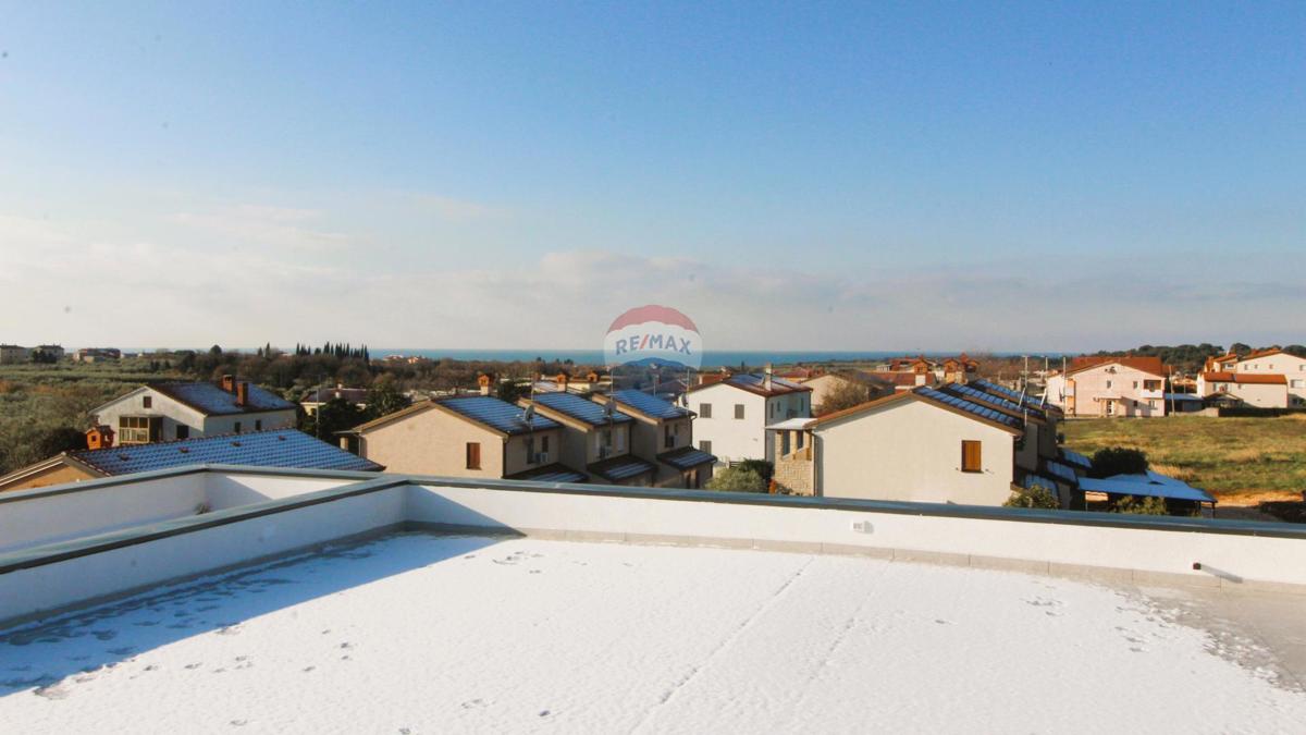 Appartamento 2 camere con terrazza e vista mare – Novigrad