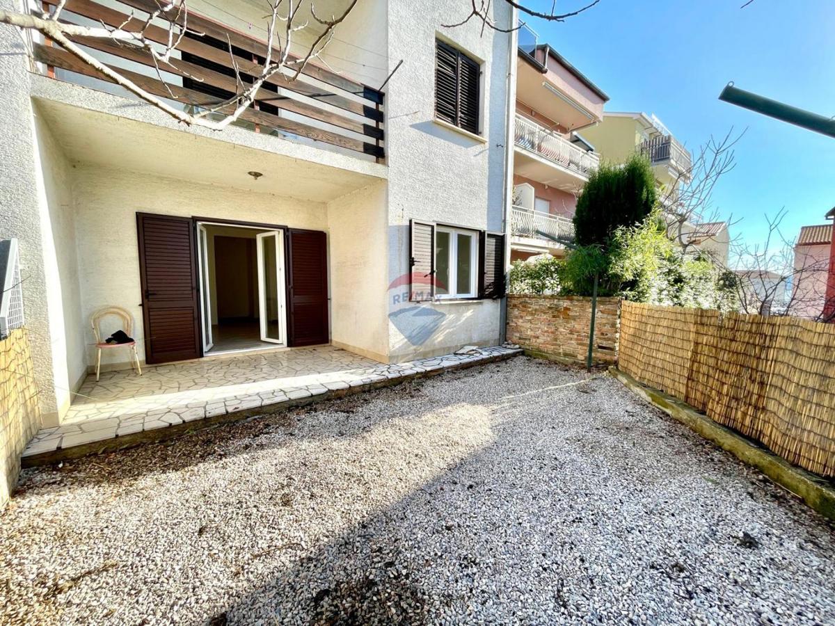 Crikvenica – appartamento bilocale ristrutturato con giardino