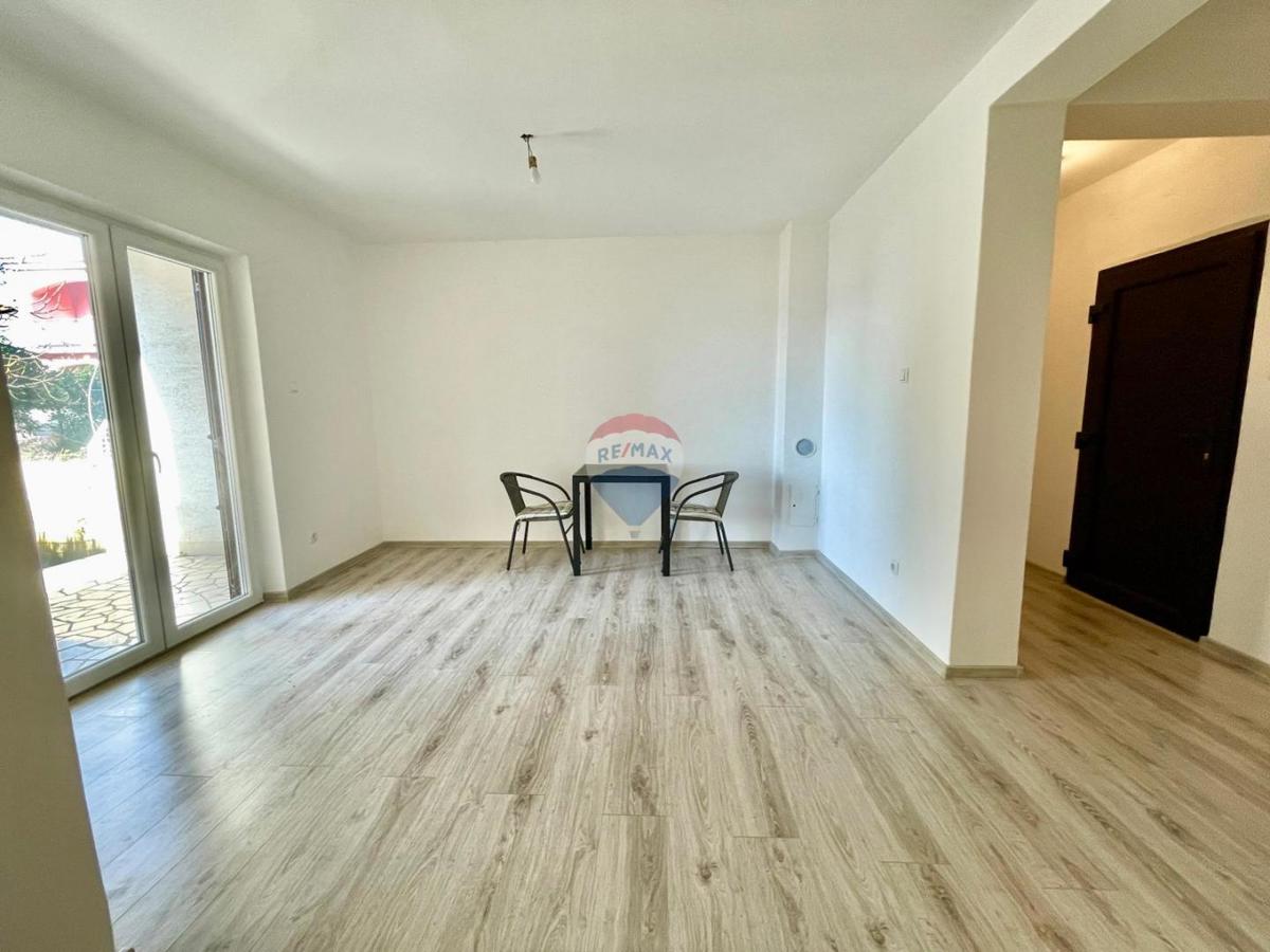 Crikvenica – appartamento bilocale ristrutturato con giardino