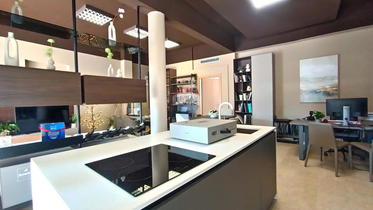 Attività commerciale Novigrad, 129m2