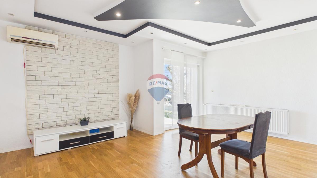 Casa Gornji Desinec, Jastrebarsko - Okolica, 245m2